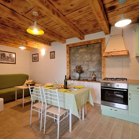 Nyaraló Hidden Heaven *